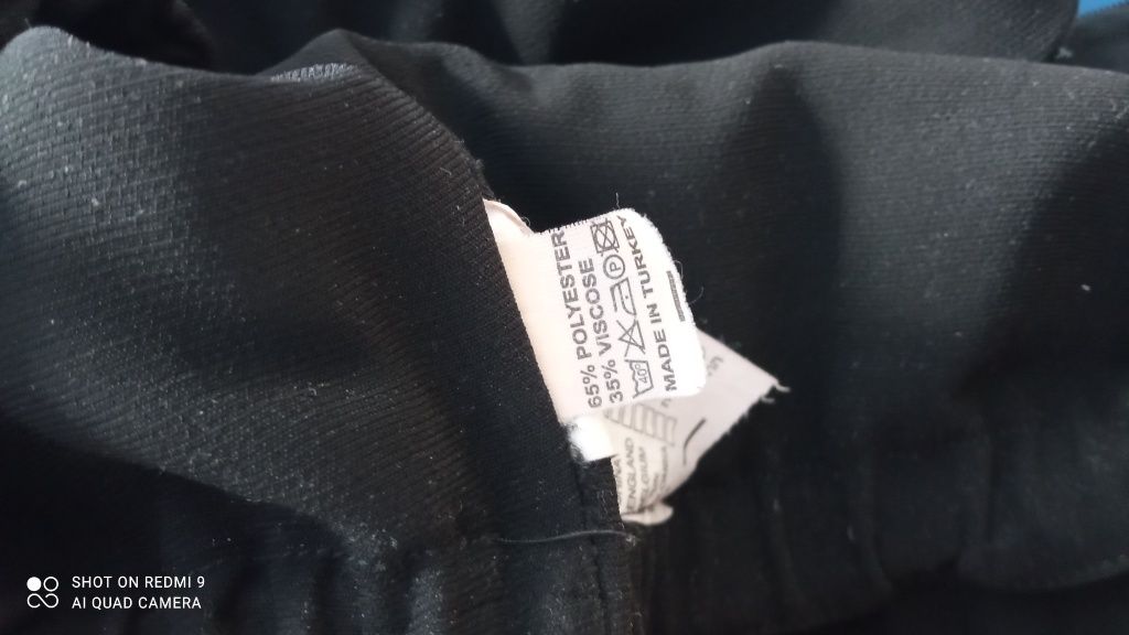 Śliczna elegancka rozkloszowana plisowana spódnica dziewczęca