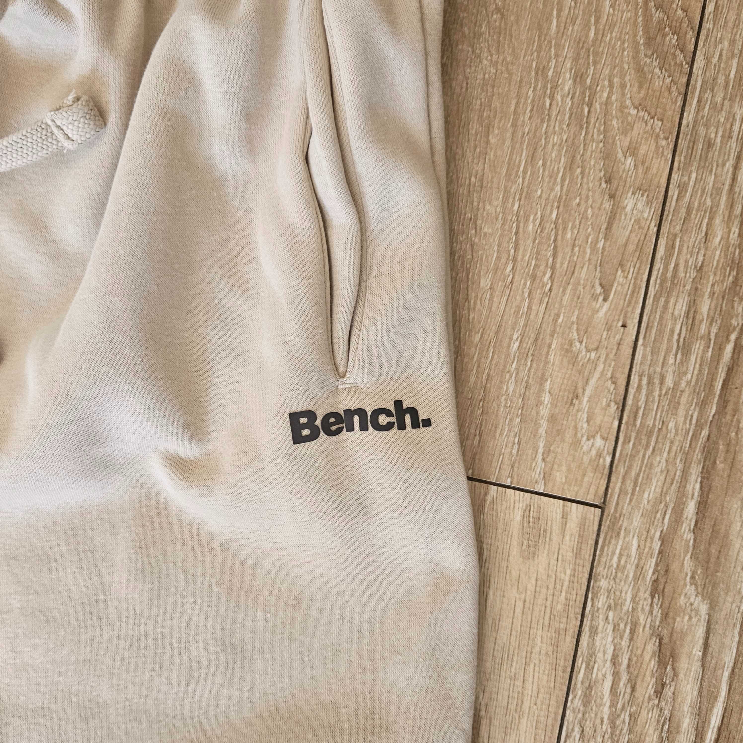 Nowy dres damski firmy Bench