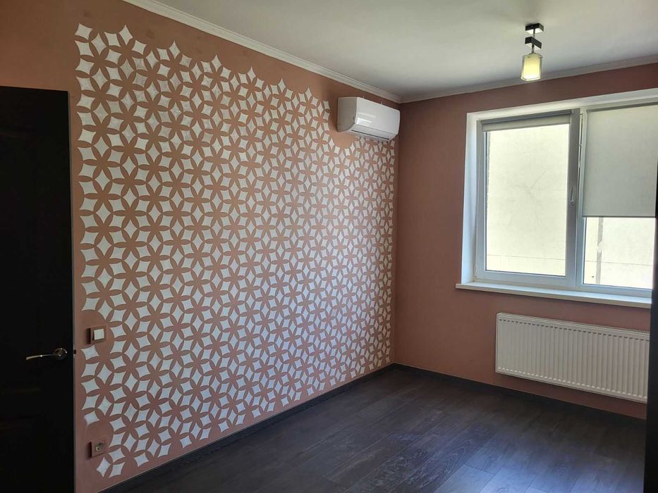 Продам квартиру з ремонтом у новому будинку на Сахарова