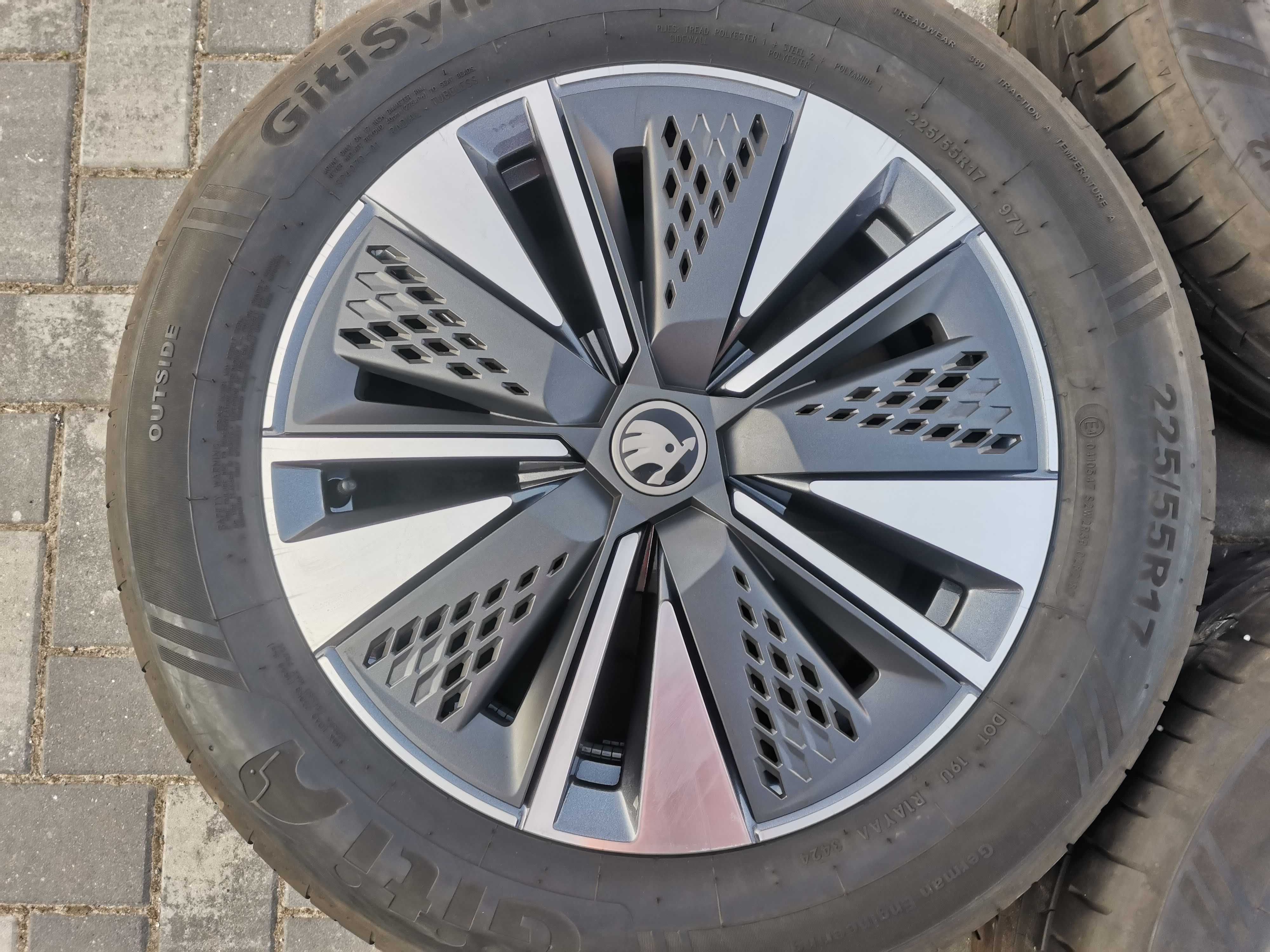 Felgi Skoda KAROQ Octavia Superb 7Jx17H2 5x112 ET45
