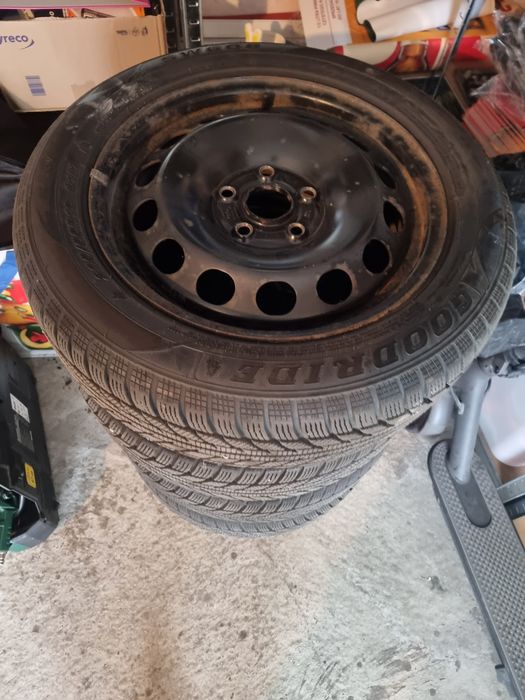 Opony zimowe 4 szt . 5x112 Goodride 205/55 r16