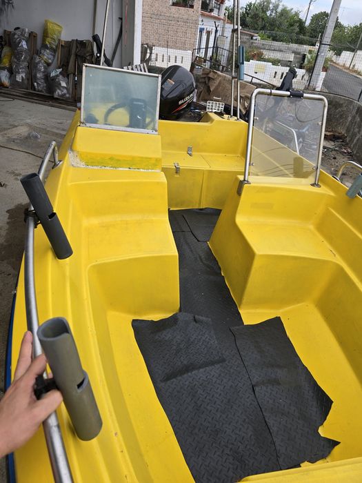Barco de fibra 4,35m motor 4t
