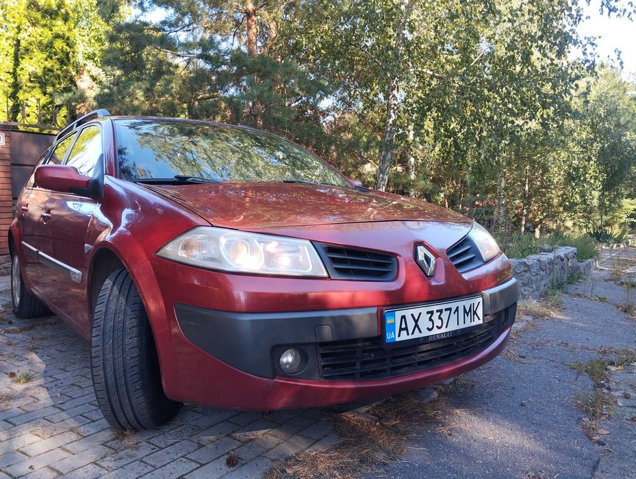 Renault Megan 2 Candy red
