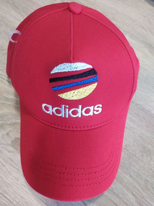 302. Wyprzedaż/ Czapka z daszkiem bassebollówka Adidas