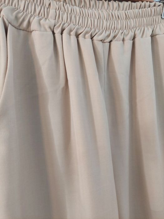 Komplet beżowy,  kamizelka i spodnie