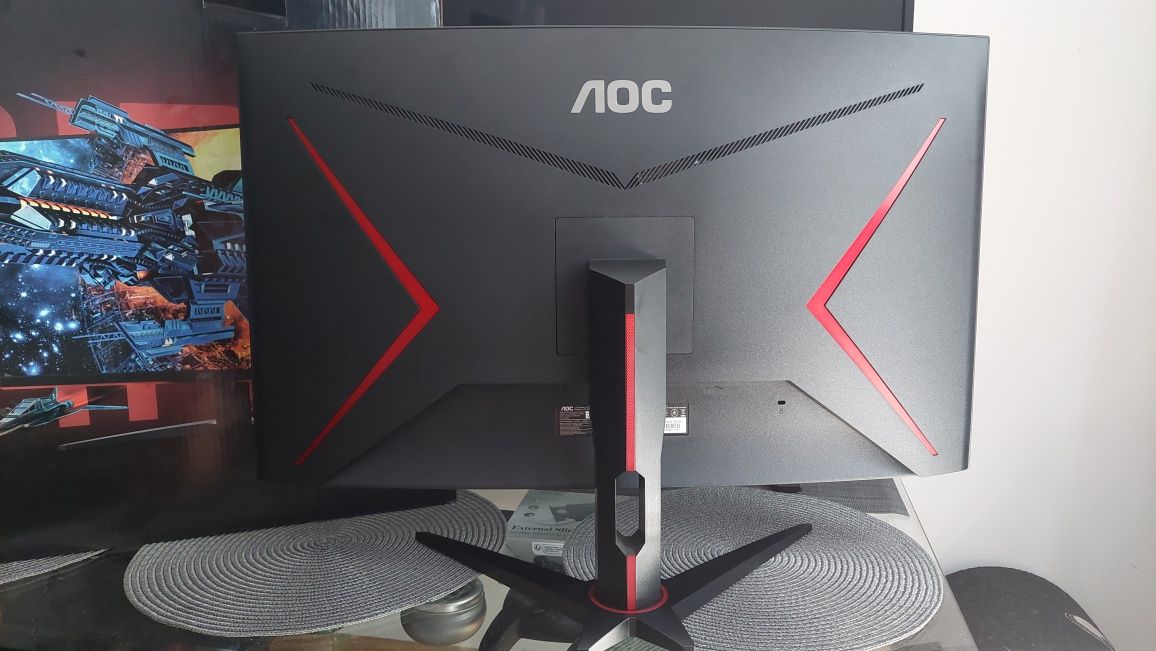 Monitor AOC C32G2ZE 240hz