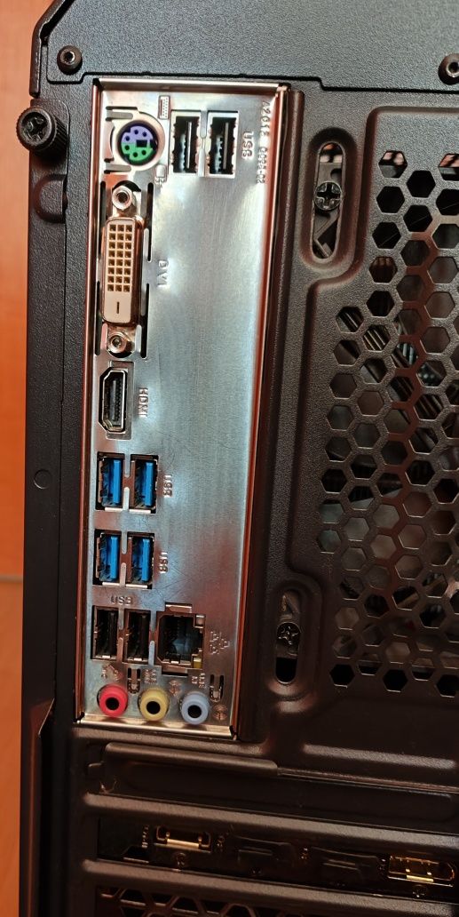 OKAZJA! Komputer do gier: RX 5700XT/ Ryzen 7 3700X / 16GB / 1TB - Gda