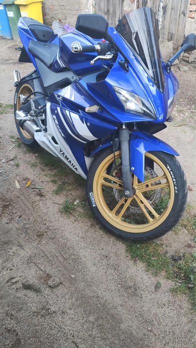 Motor yamaha yzf r125