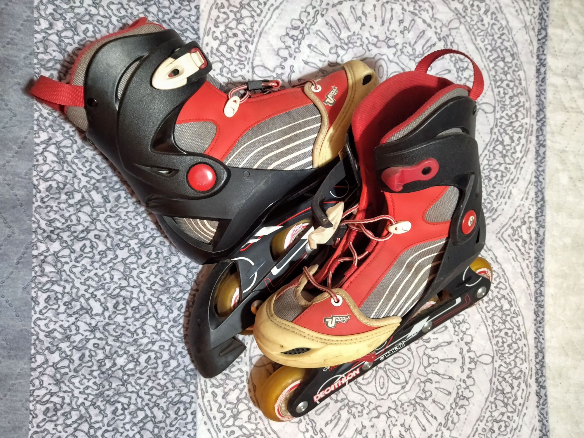 Patins Decathlon N°36-38 - Vermelho e Preto