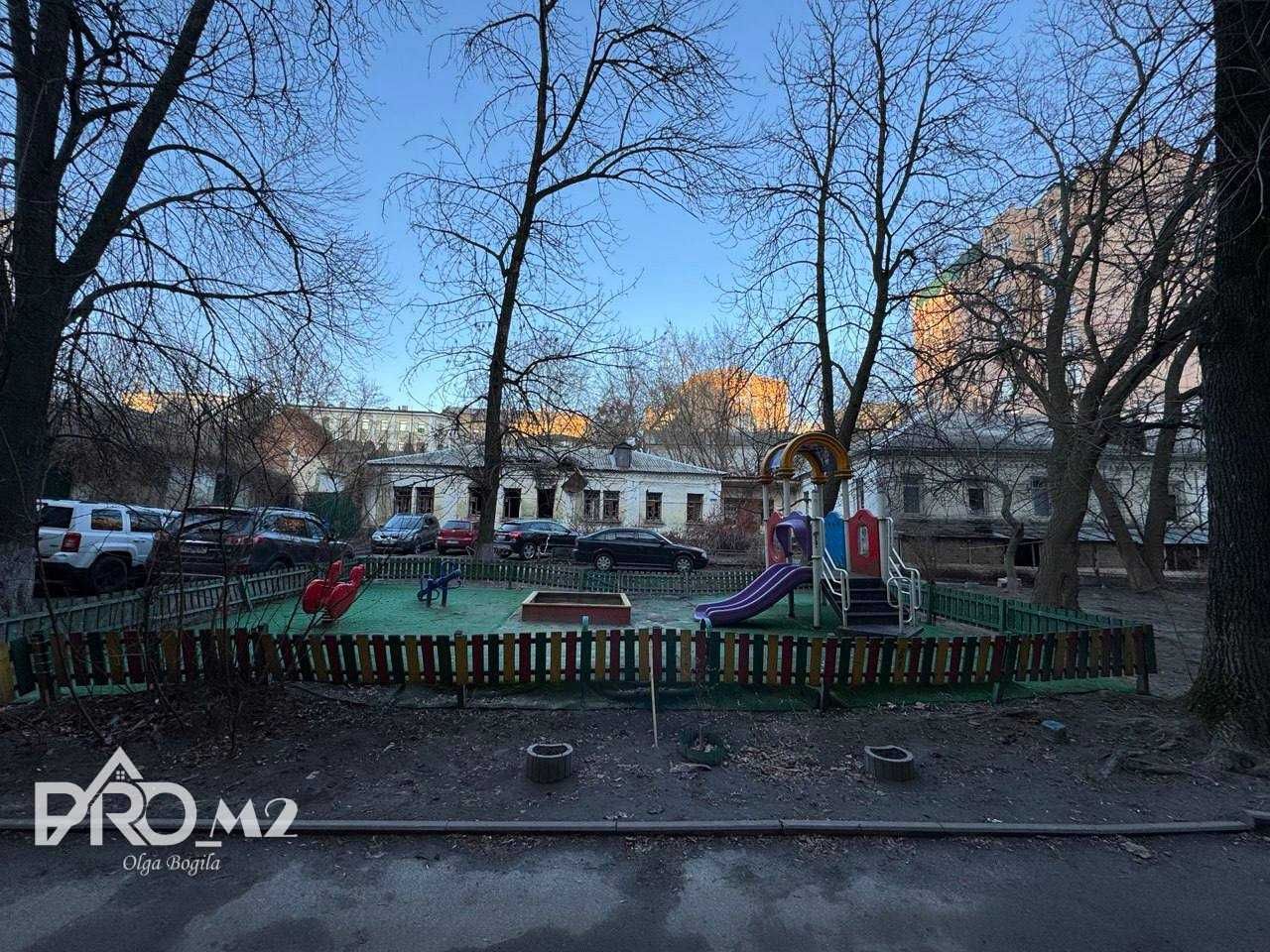 Продаж ділянки з готовим проектом у центрі Києва ( Ярославів Вал, 21)