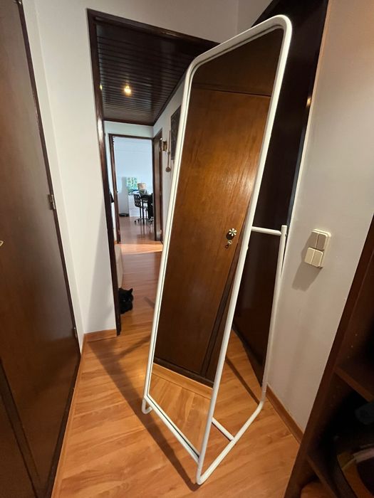 Espelho de pé branco Ikea