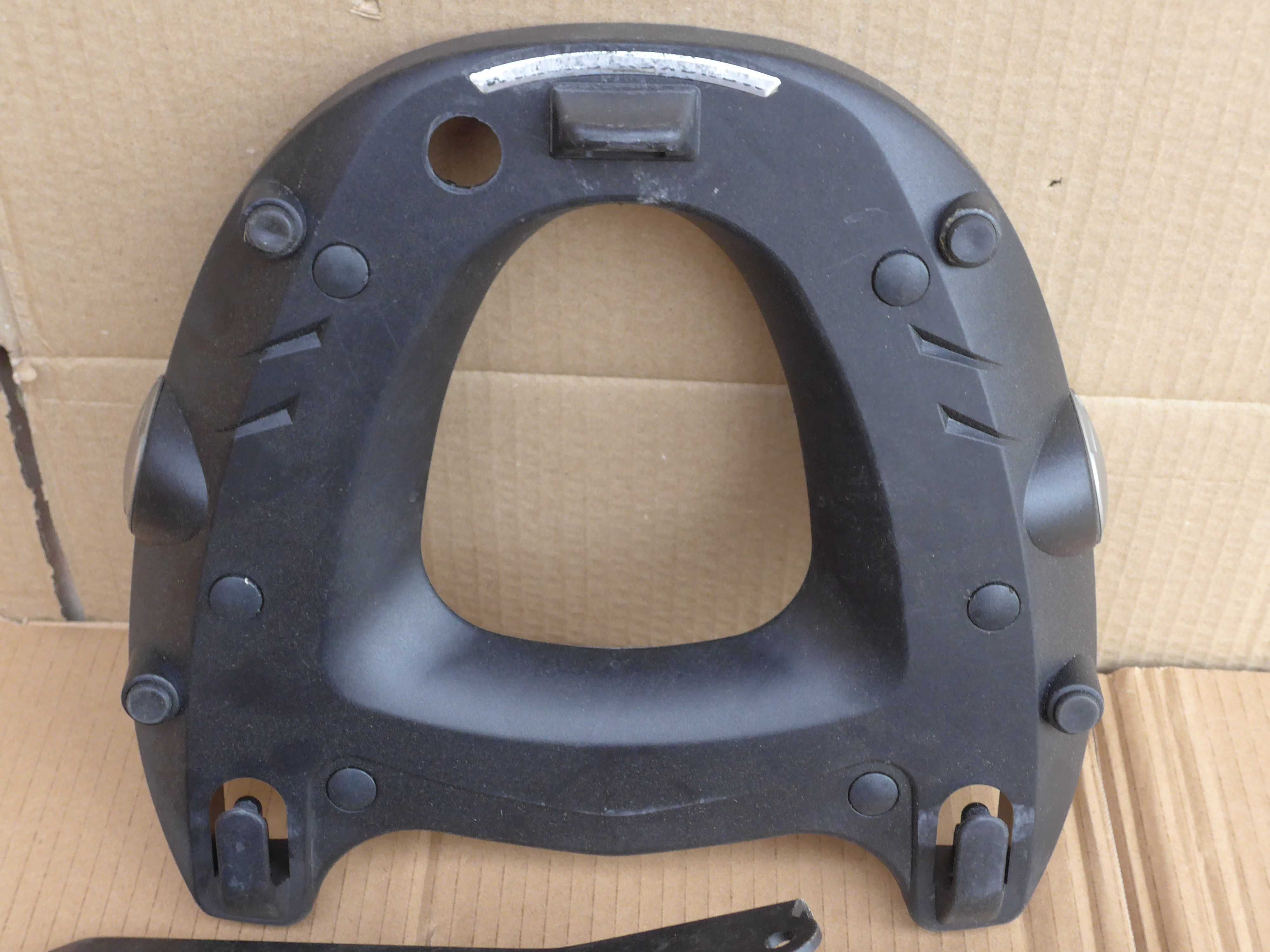 Honda VFR 800 Vtec '02-11r GIVI stelaz pod kufer + płyta M5 Monokey