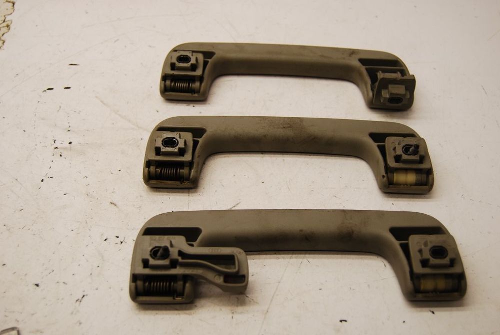 RĄCZKA UCHWYT PODSUFITKI 8E0857607 AUDI A4 B6 B7