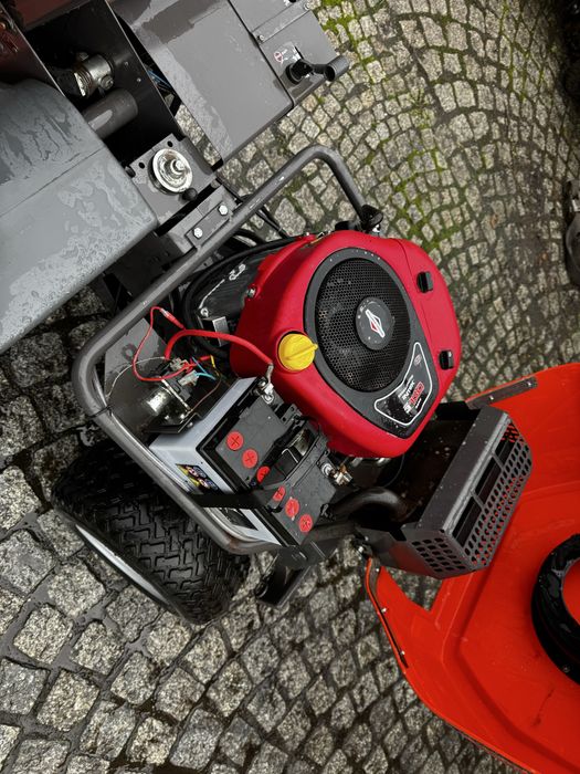 Traktorek Husqvarna Rider 13. Silnik 13,0 hp z pompa oleju hydrostat