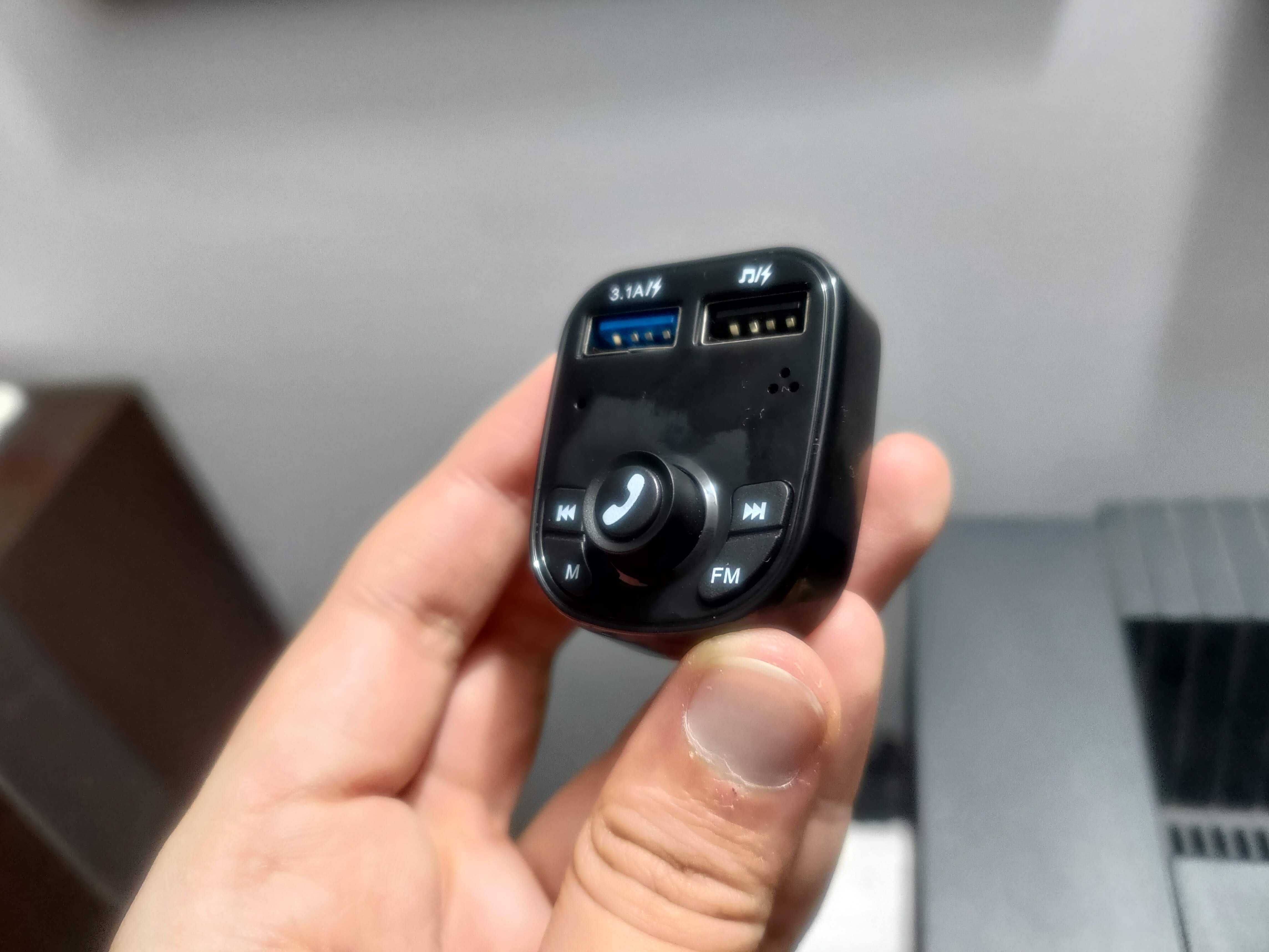 CAR Transmissor FM - Bluetooth 5.0, Telefone, Portas USB (Novo)