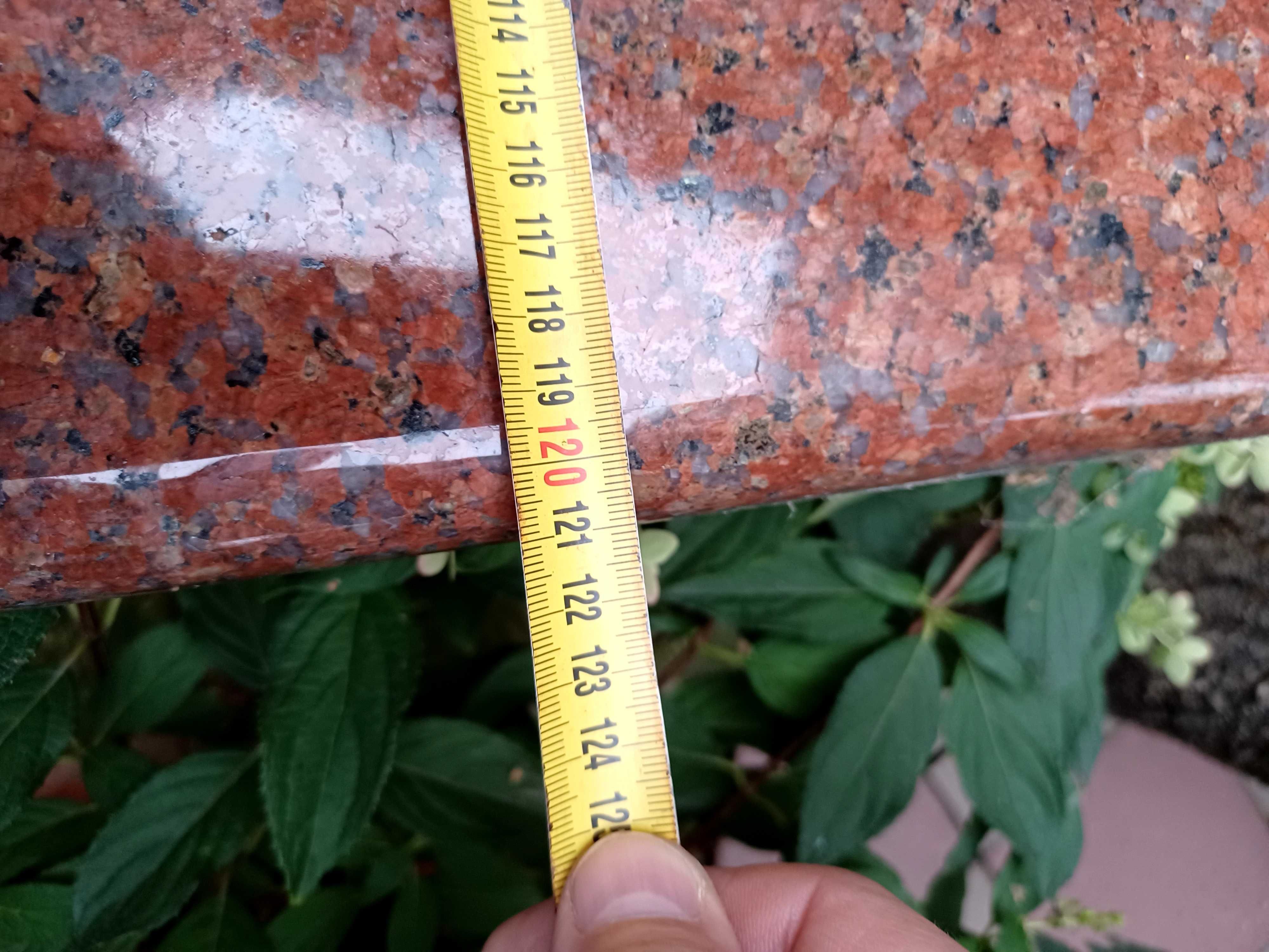 Parapet kamienny