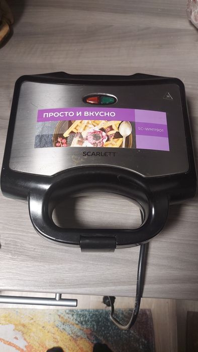 Продам вафельницю