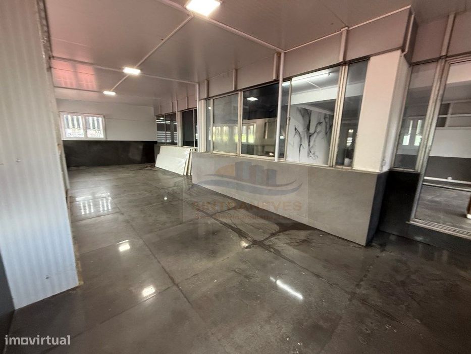 Escritório moderno e amplo para arrendamento - Lisboa