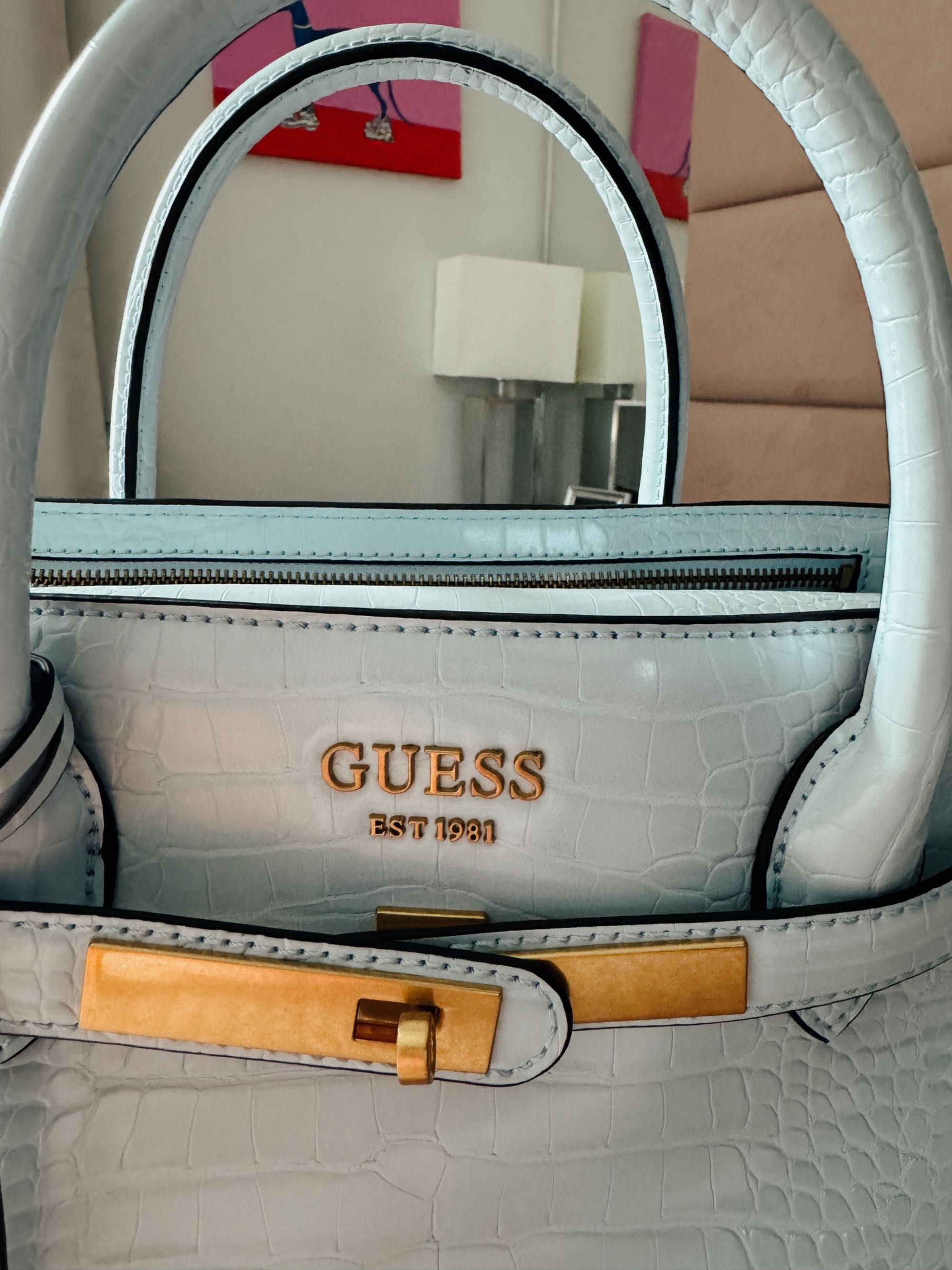 Luxova torebkę Guess