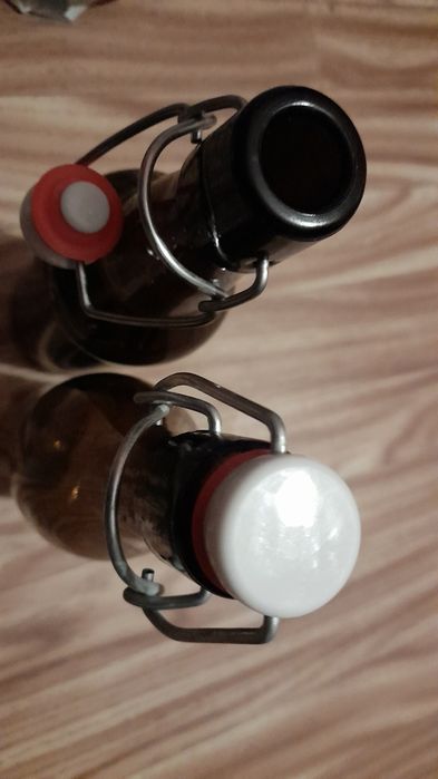 Butelki z korkiem ceramicznym-8szt.