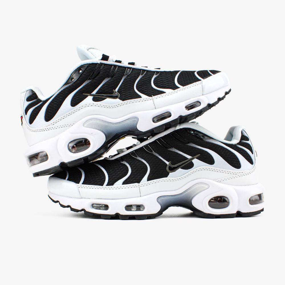 Кросівки Чоловічі Nike Air Max Plus White "Black Metallic Pewter