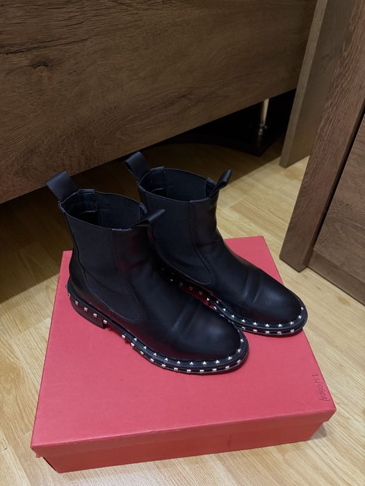 Ботинки valentino кожа черные ботильоны сапоги кожанные шипы шкіра