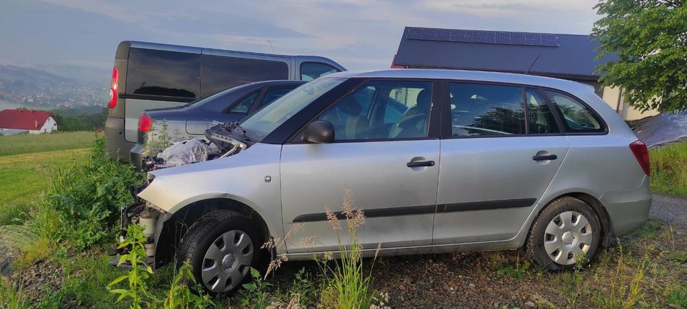 Skoda Fabia II kombi (uszkodzona).