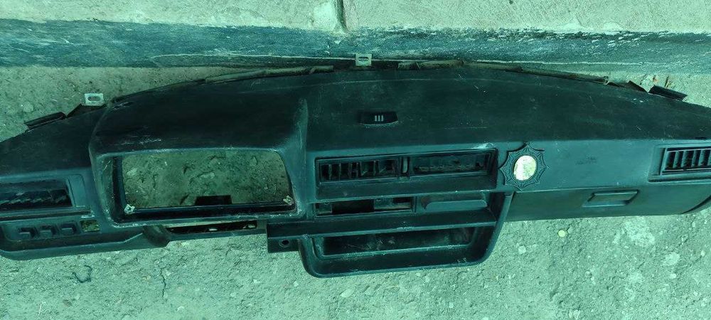 Панелі, пластик до ВАЗ 10, 99, та ін