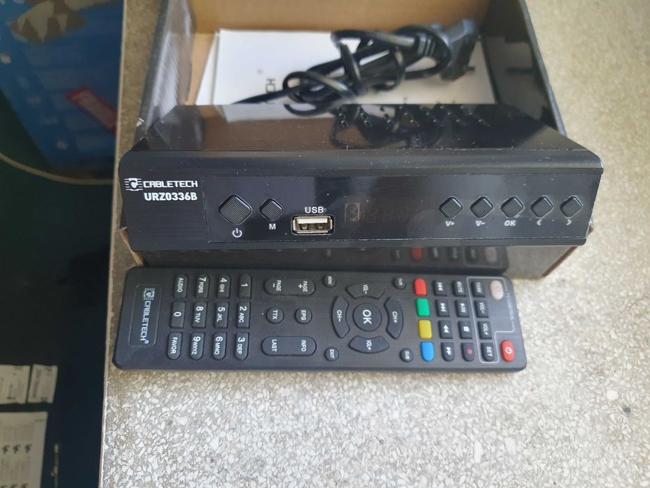 Nowy Tuner DVB-T2 HEVC Cabletech URZ0336B