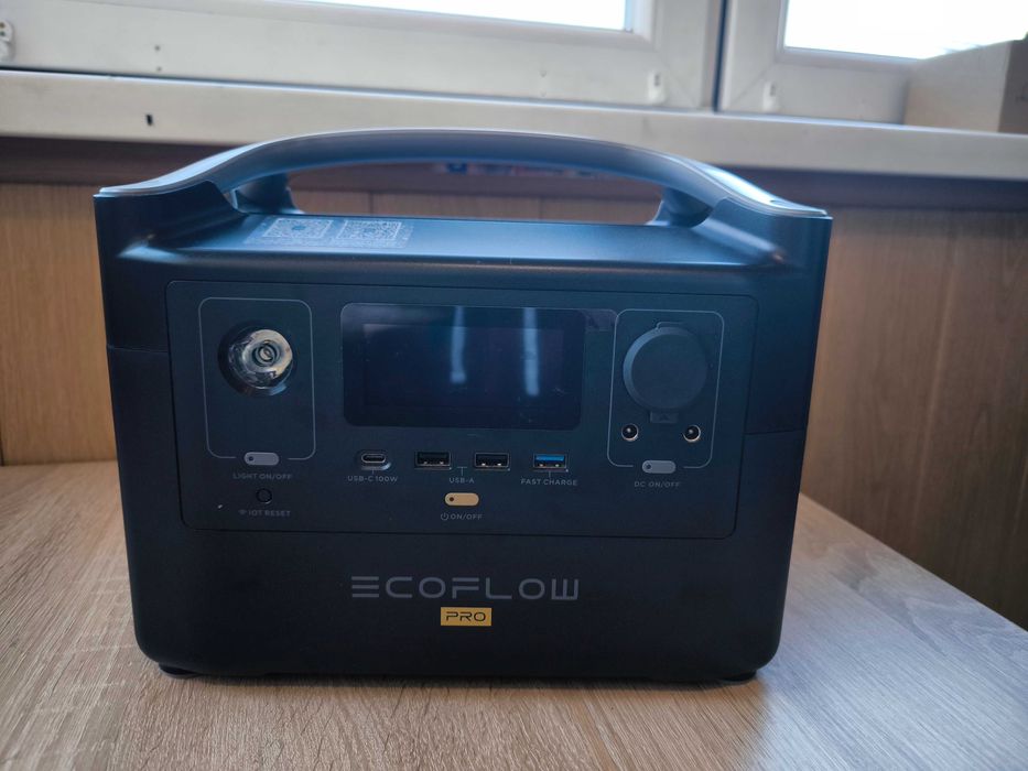 Зарядна станція EcoFlow RIVER Pro 720 Вт·год 220V  (не USA)