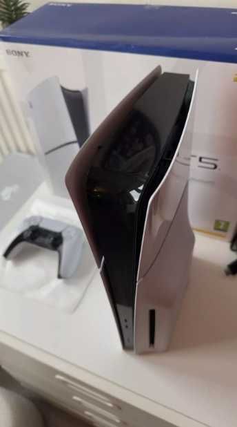 Konsola Playstation 5 Slim 1tb w świetnym stanie na gwarancji