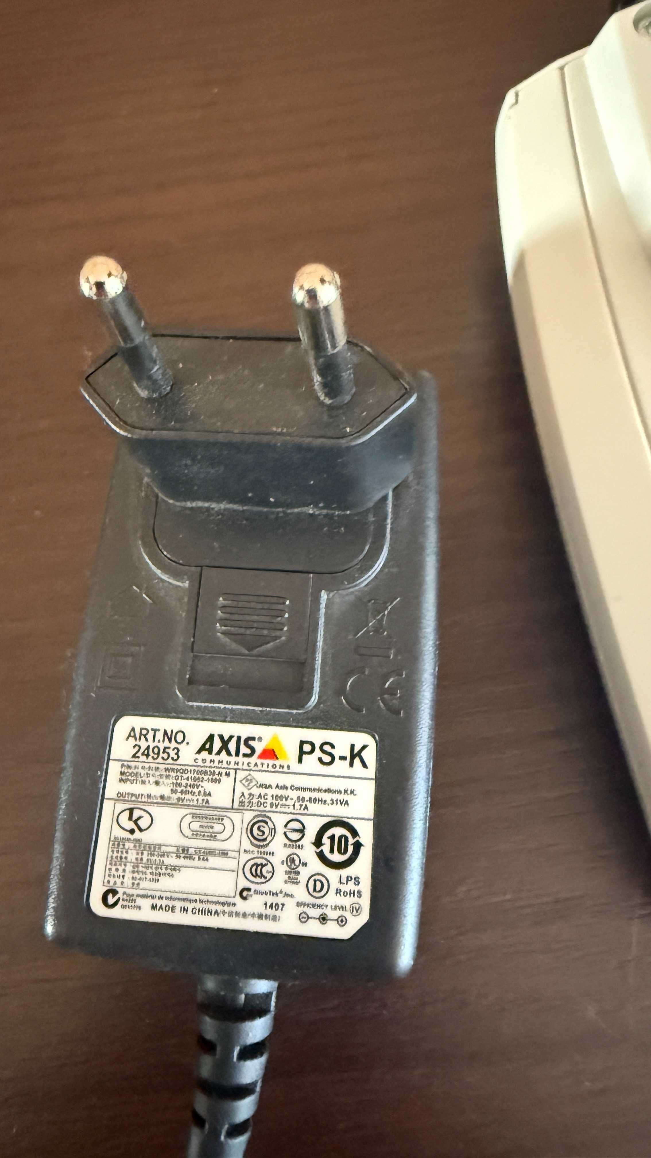Kamery IP AXIS 211M i 211A - dwie kamery