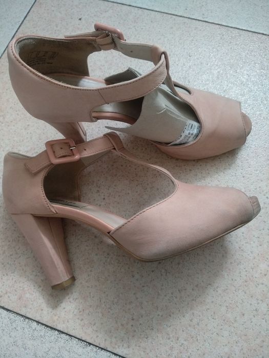 Женские розовые босоножки кожа нубук замш 37 р. в очень хорошем состоя