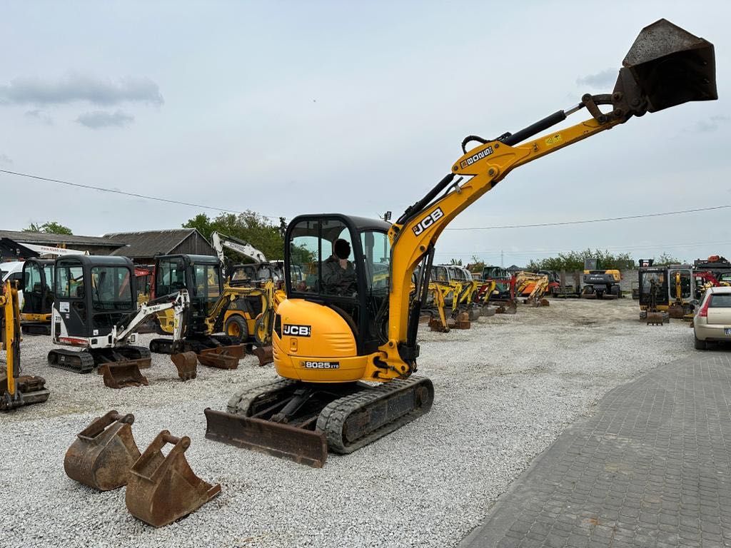 Mini koparka JCB 8025 ZTS z 2012r. VIO 3 łyżki ładna 2700kg zestaw