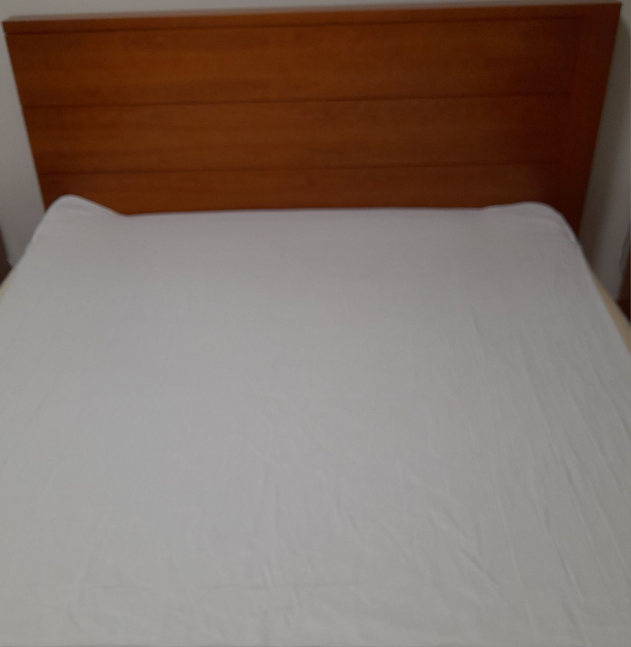 Cama casal 140x200