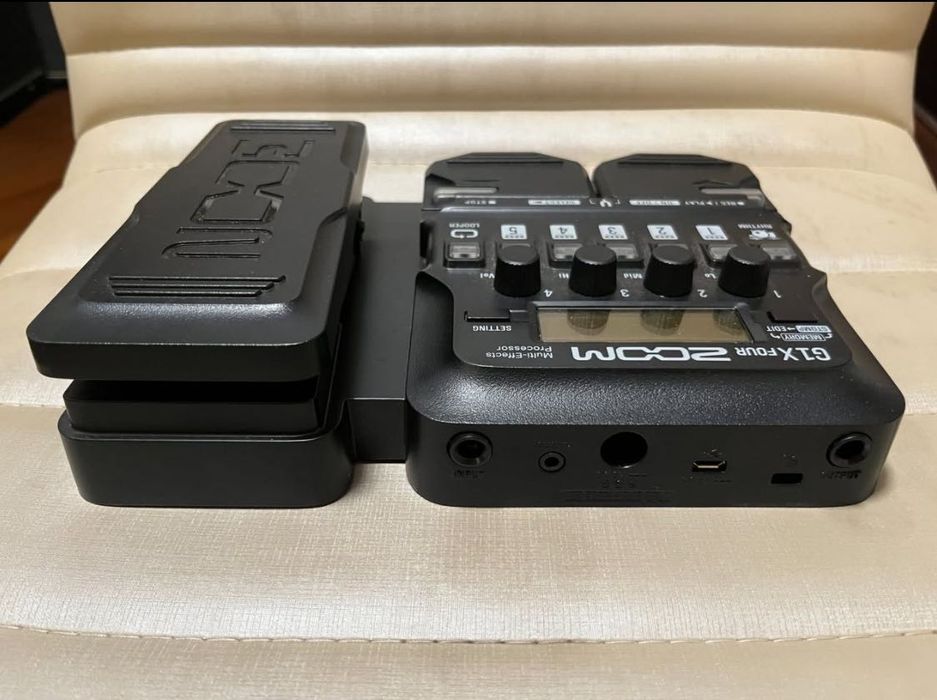 Pedal Multi-effects Zoom G1xFour