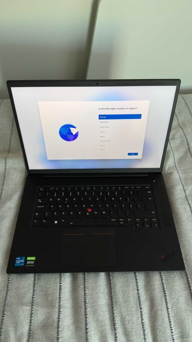 ThinkPad X1 Extreme Gen 4 Carbon Fiber 32GB RTX3050Ti i7-11850H 1TB