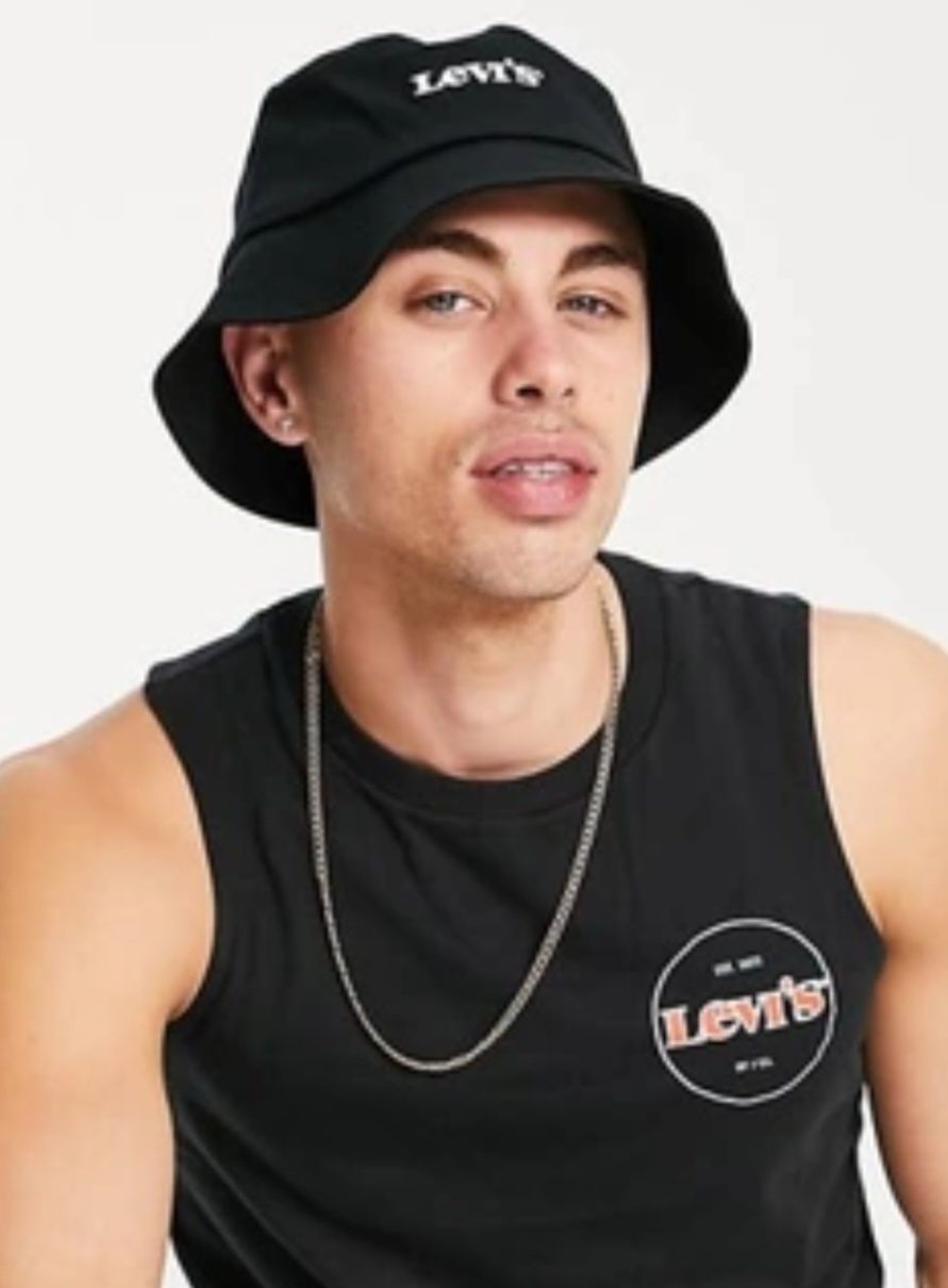 Levis kapelusz w kolorze czarnym M obwód 58cm.