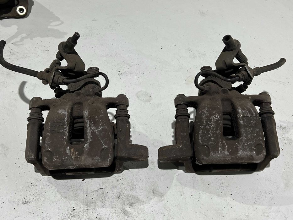 Суппорт Гольф 5 6 Шкода А5 Пассат Б6 Тоуран Кадди задний супорт