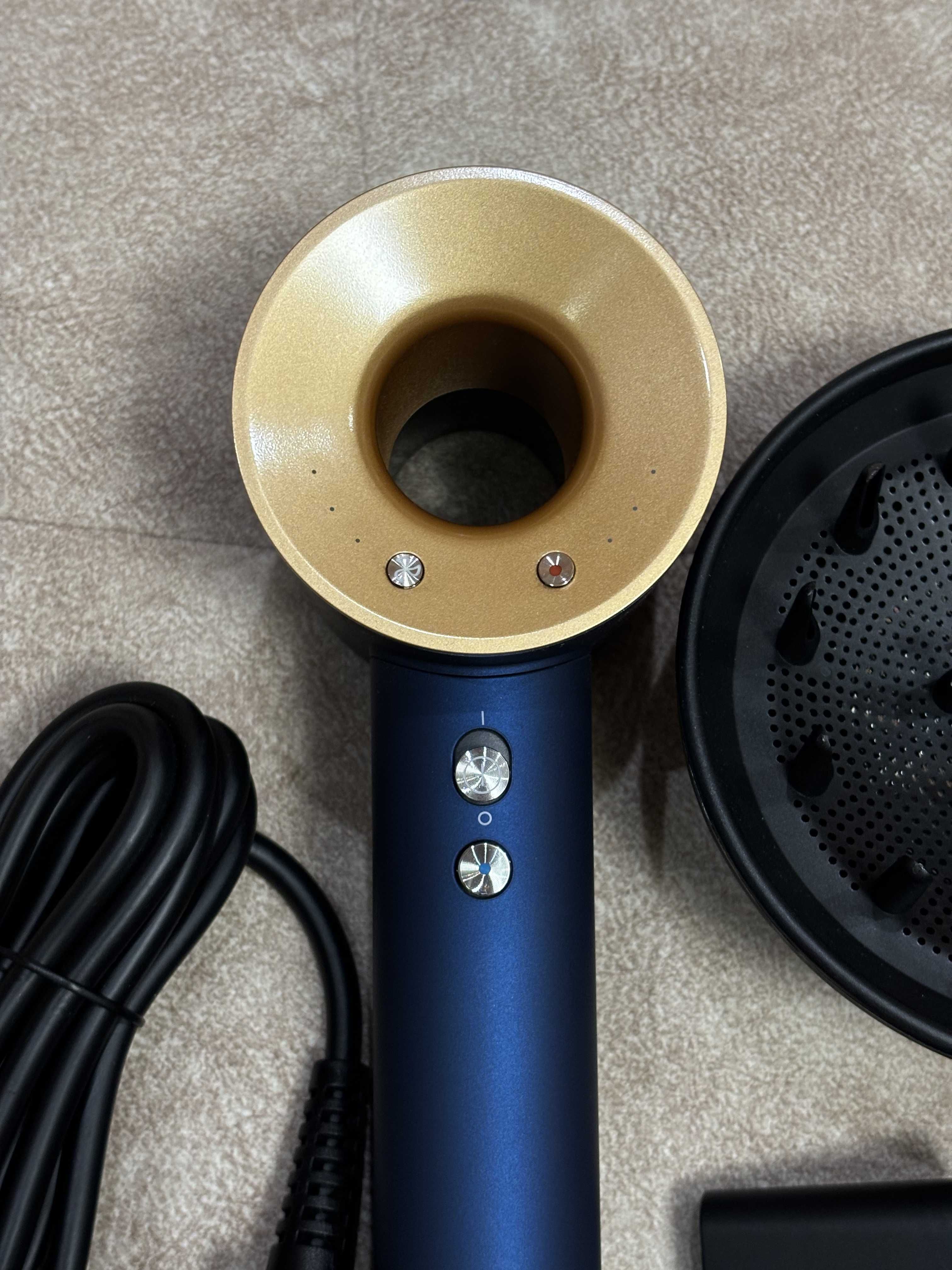 Лімітований подарунковий фен Дайсон Dyson фен зі шкіряним кейсом