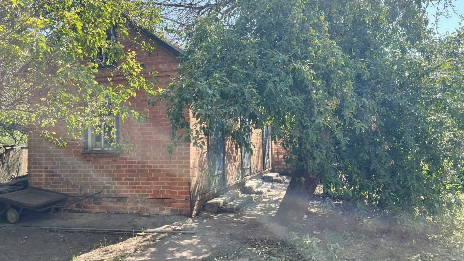 Продається добротний будинок. Від центру міста 4 км. Код №16683