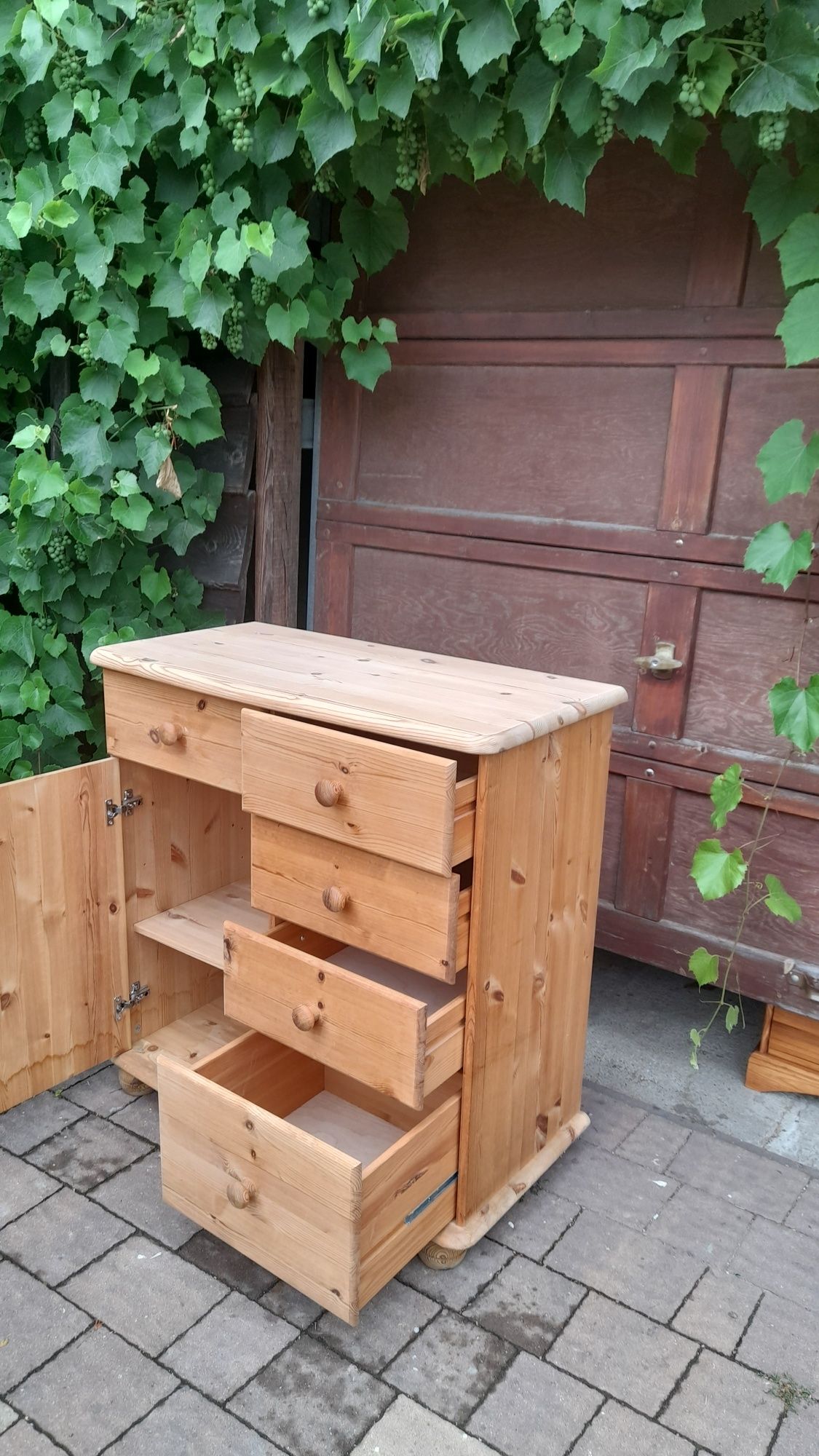 Drewniane komody sosnowe , lite drewno