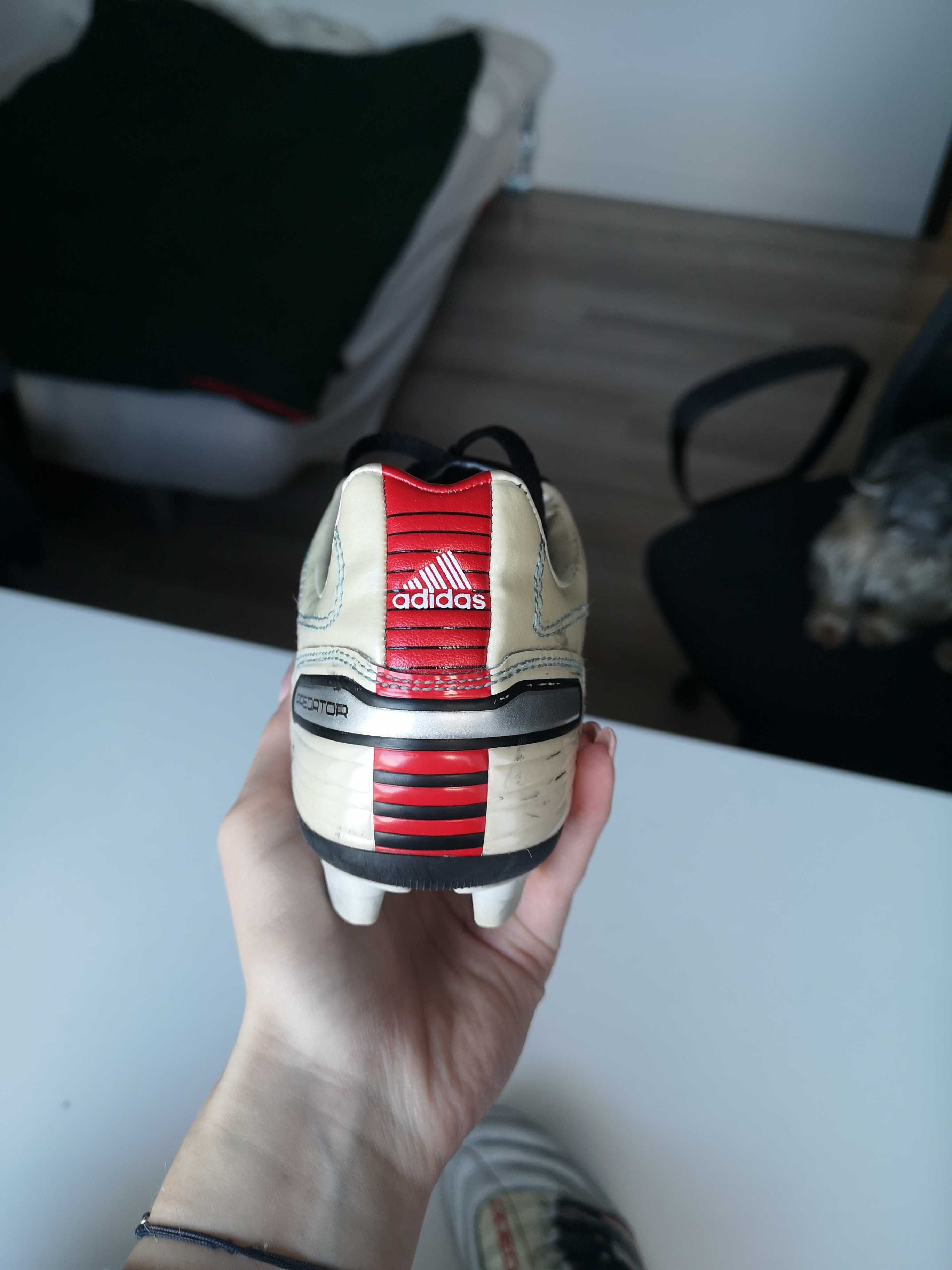 buty piłkarskie/ korki adidas predator białe