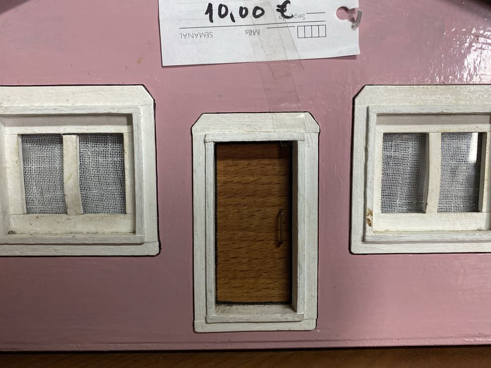 Candeeiro em Forma de Casinha Rosa – Peça Única