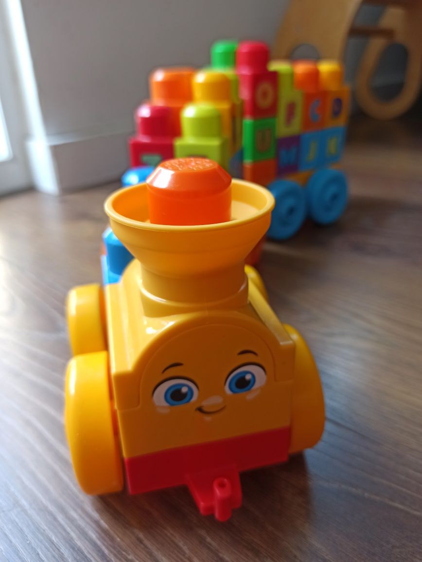 Pociąg Fisher Price z literkami