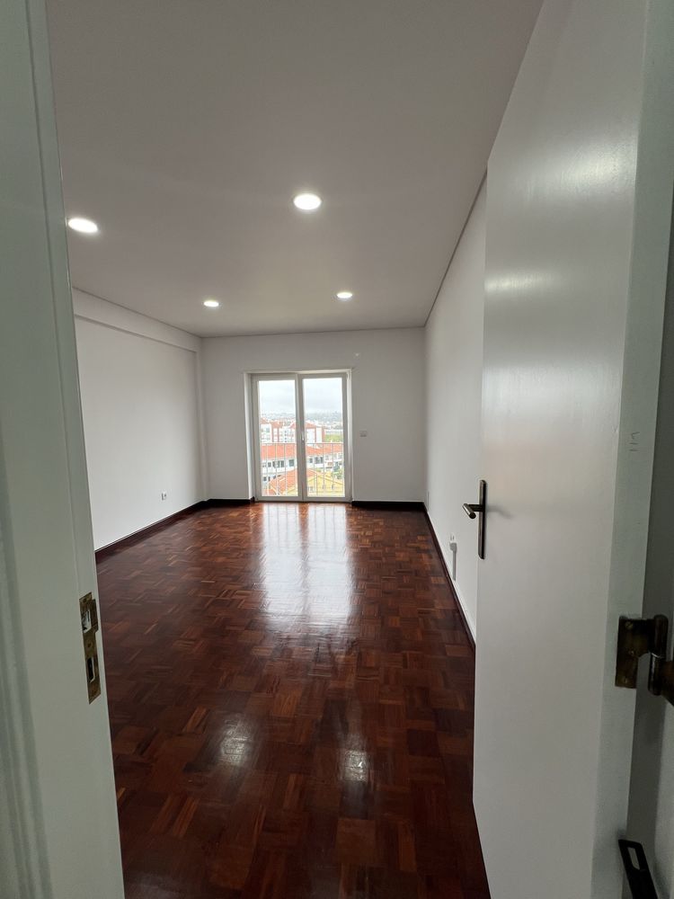 Apartamento T3 em Vale Flores - Feijo