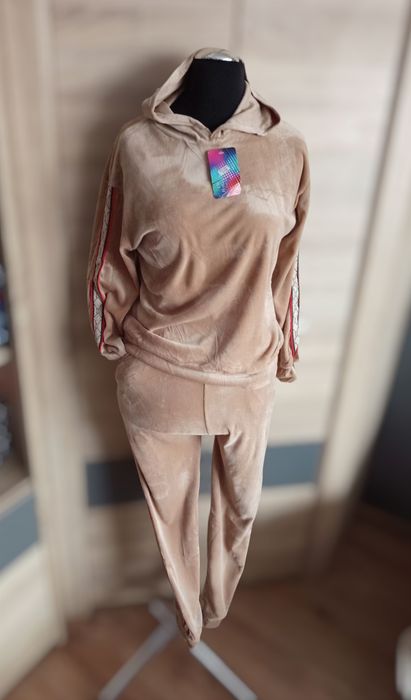 Dres welurowy komplet