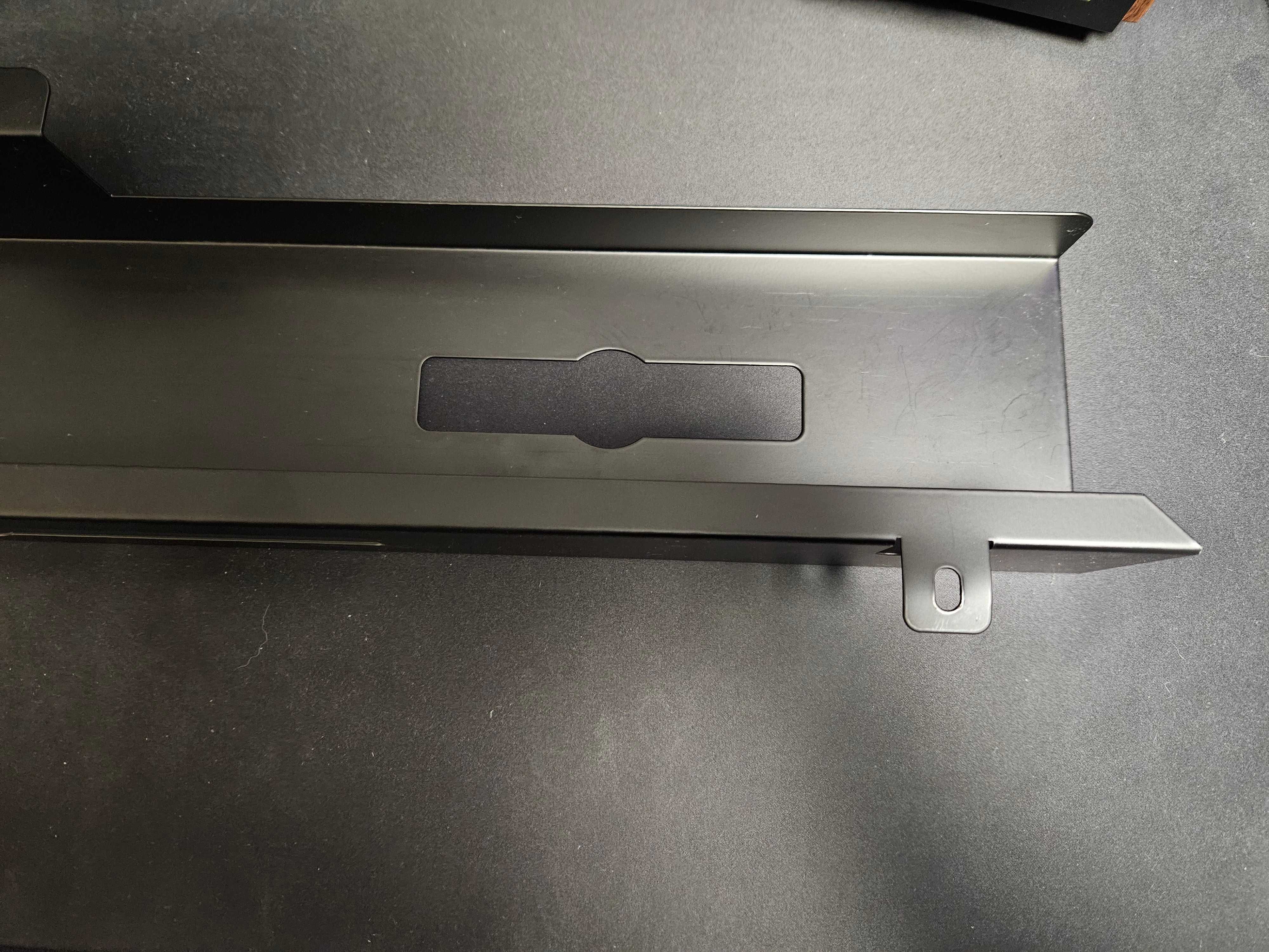 Fly-desk organizer na kable pod biurko