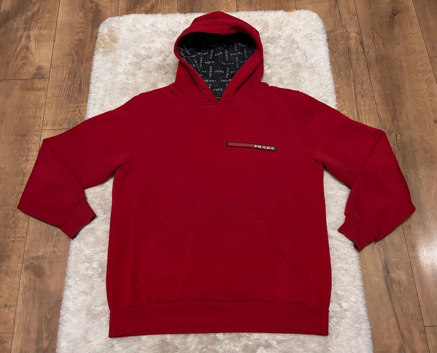 Czerwona bluza z kapturem Prada