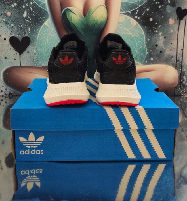 Sapatilhas adidas novas